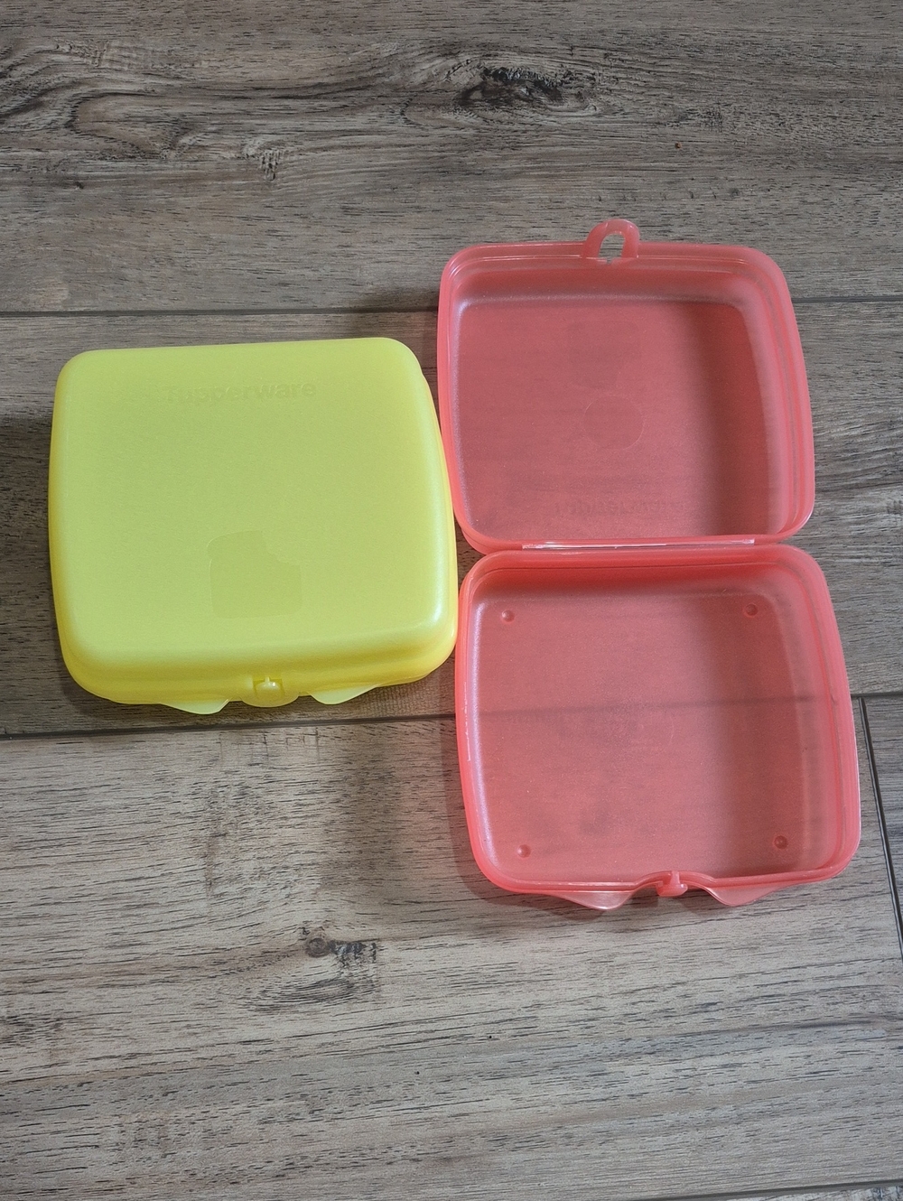 Tupperware Set Of 2 Sandwich Keeper. New.